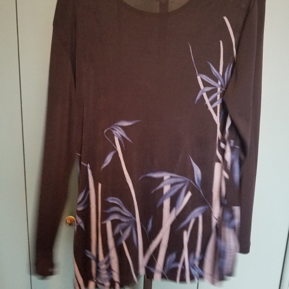 Flowered Top - Picture 3 of 3